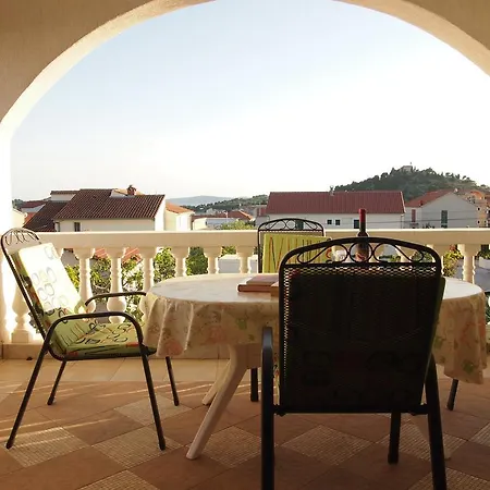 Bunari Lägenhet Tribalj